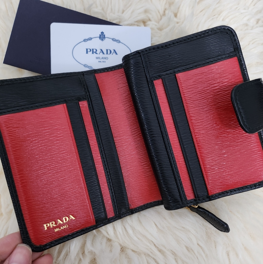 Prada Black Red Saffiano Leather coin Wallet Excellent condition! - Picture 6 of 13